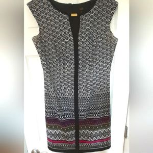 NEW ILE NEW YORK Size 10 Shift Dress Black White Purple Stretch Cap Sleeve